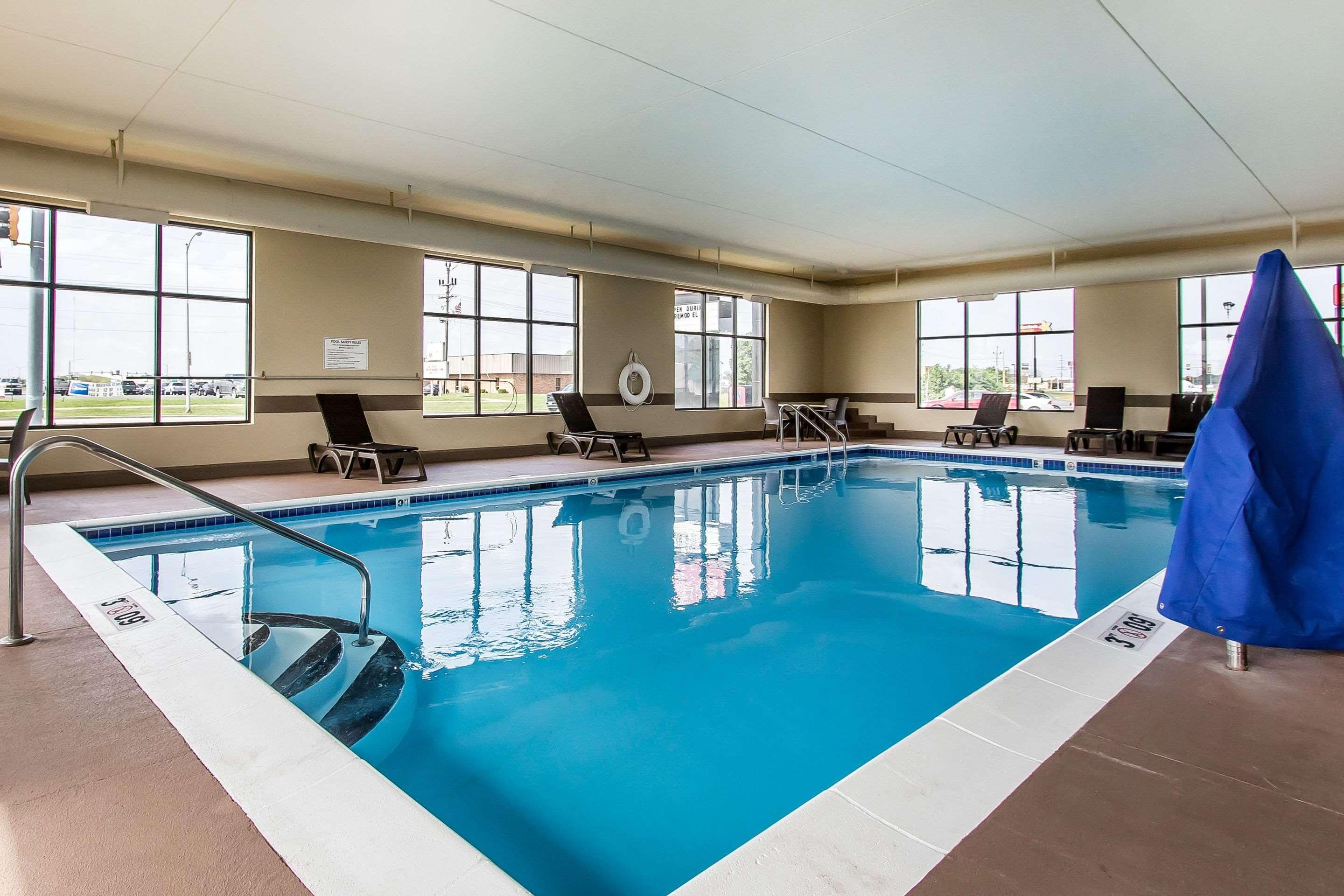 Comfort Suites Ефингам Екстериор снимка
