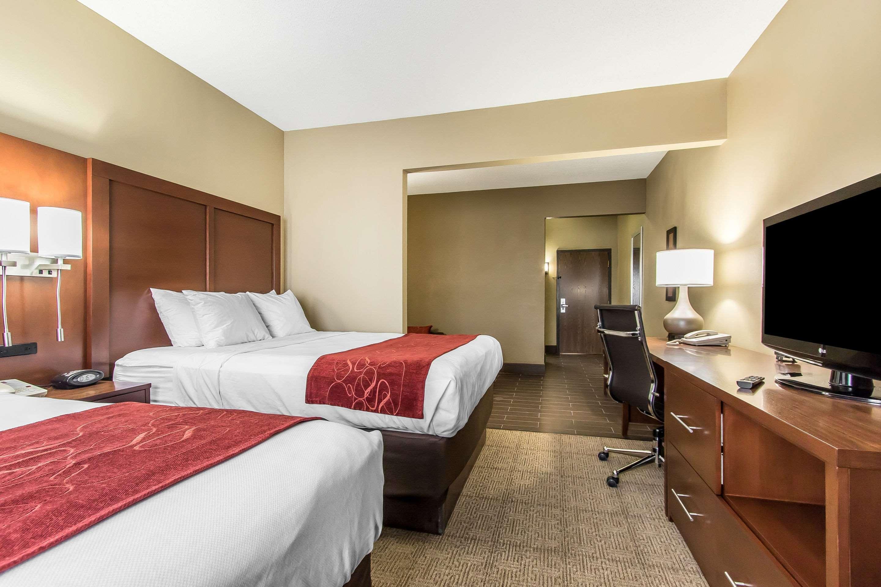 Comfort Suites Ефингам Екстериор снимка