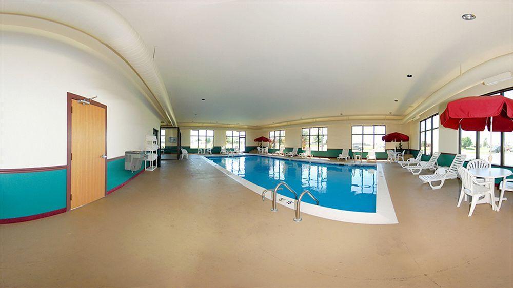 Comfort Suites Ефингам Екстериор снимка
